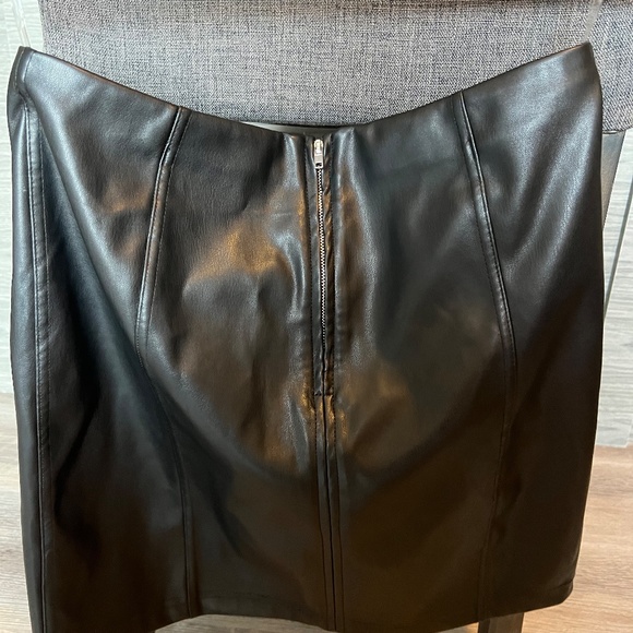Black Faux Leather Skirt - Picture 5 of 6